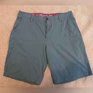UNDER ARMOUR Grey Loose Heatgear Shorts